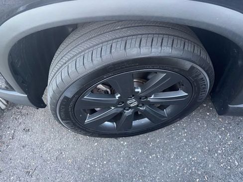 Used 2025 Honda Pilot Sport image 7