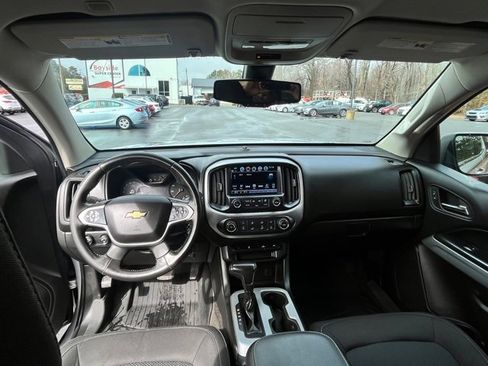 Used 2018 Chevrolet Colorado LT w/ LT Convenience Package image 3