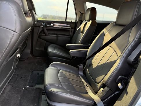 Used 2017 Buick Enclave Premium image 24