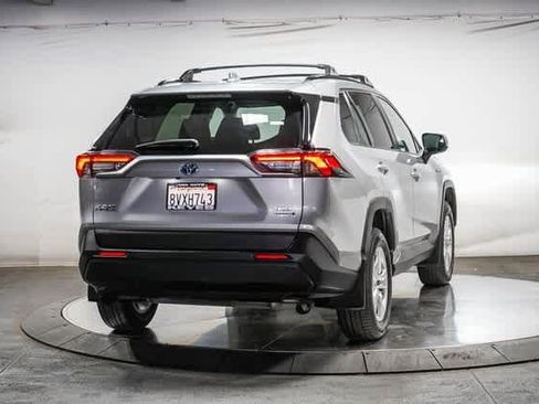 Used 2021 Toyota RAV4 XLE w/ Carpet Mat Package (TMS) image 4