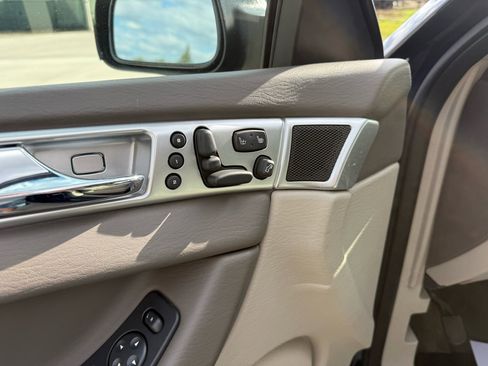 Used 2004 Chrysler Pacifica 2WD image 15