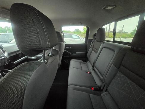 Used 2025 Nissan Frontier SV AWD/4WD image 5
