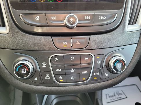 Used 2022 Chevrolet Malibu LT FWD image 32