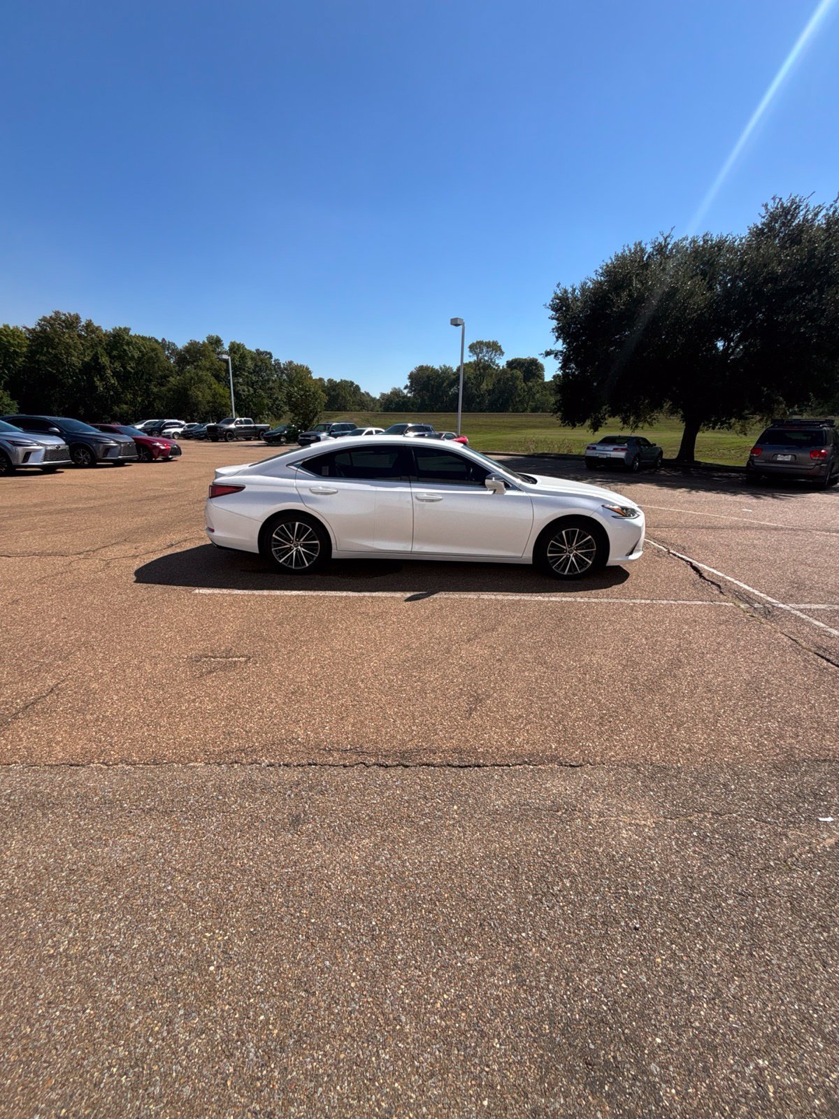 Used 2024 Lexus ES 350 w/ Premium Package FWD image 13