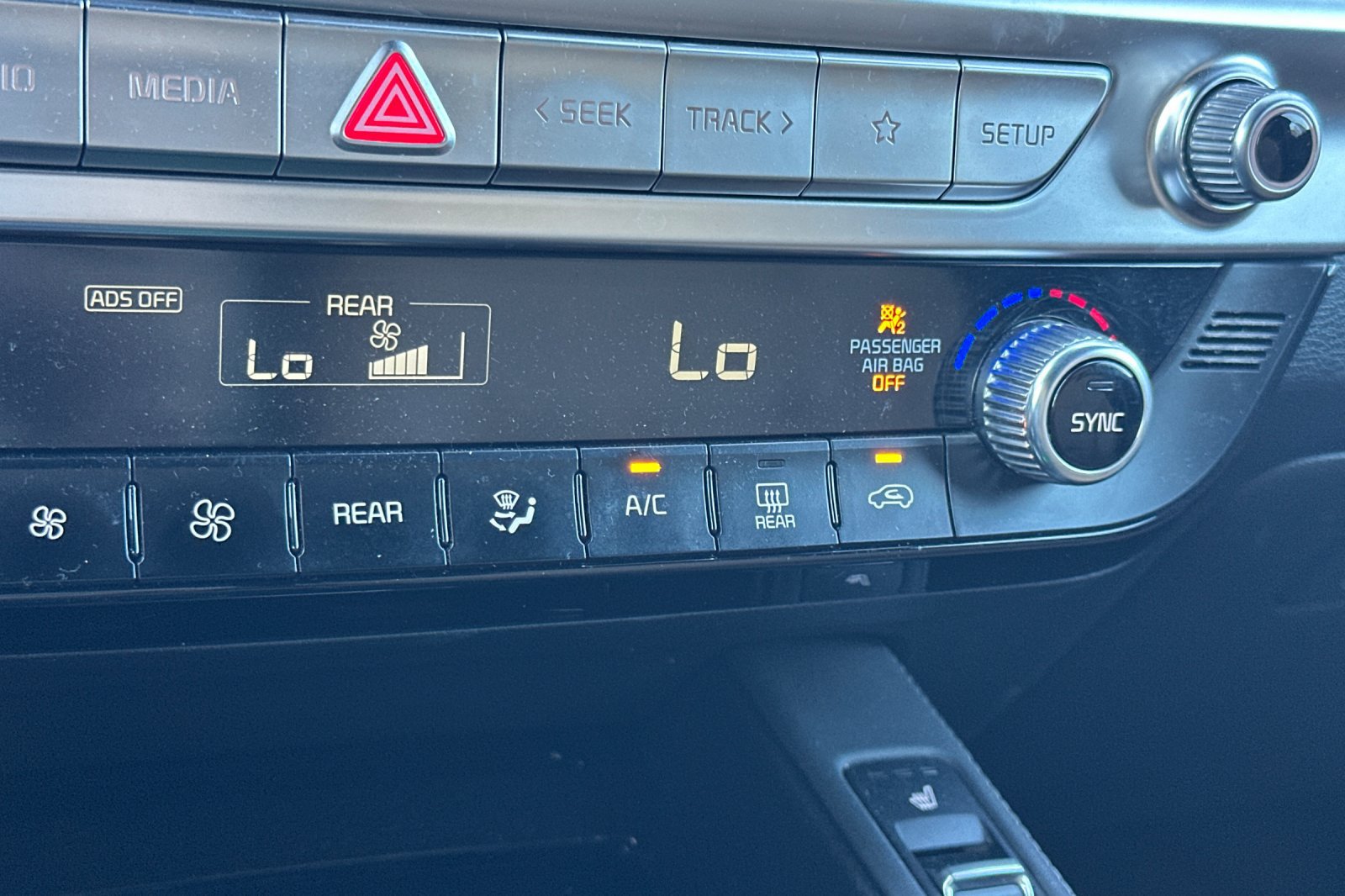 Used 2022 Kia Telluride SX w/ Towing Package FWD image 31