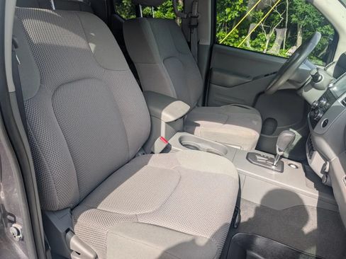 Used 2020 Nissan Frontier SV w/ Midnight Edition Floor Mats RWD image 12