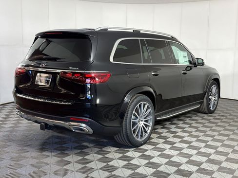 New 2026 Mercedes-Benz GLS 580 4MATIC image 9