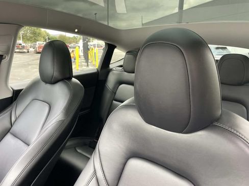 Used 2023 Tesla Model Y Long Range AWD/4WD image 22