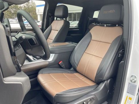Certified 2025 Chevrolet Silverado 2500 High Country w/ Technology Package AWD/4WD image 11