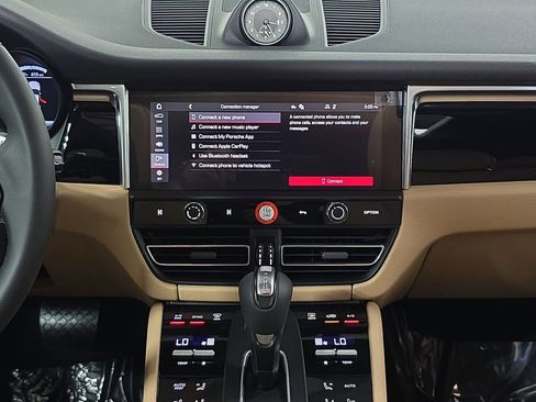 New 2026 Porsche Macan image 16