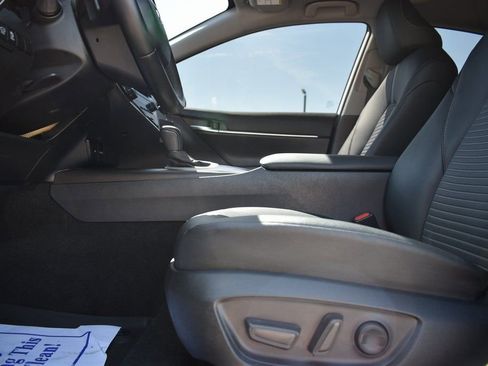 Used 2023 Toyota Camry SE w/ Audio Upgrade Package image 8