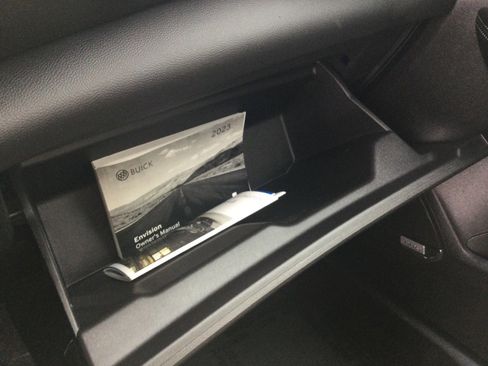 Used 2023 Buick Envision Avenir image 16