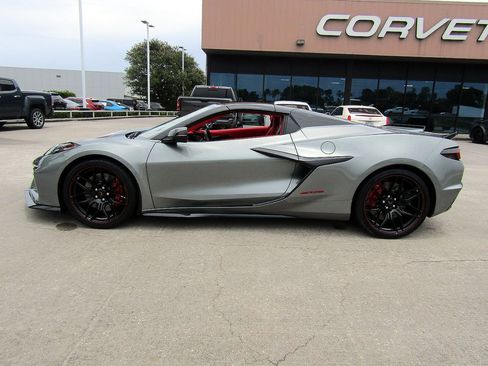 Used 2024 Chevrolet Corvette Z06 w/ Stealth Interior Trim Package RWD image 26