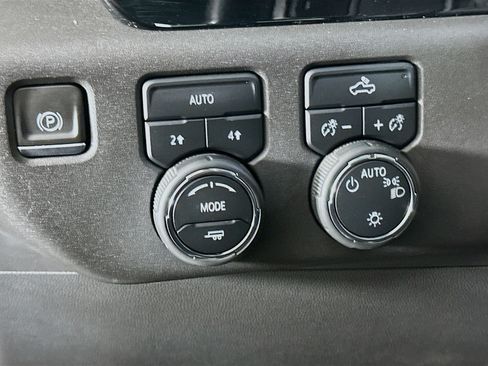 Used 2024 Chevrolet Silverado 1500 LT AWD/4WD image 16