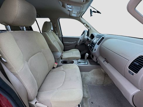 Used 2017 Nissan Frontier SV RWD image 17