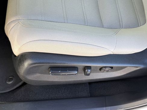 Used 2019 Honda CR-V EX image 14