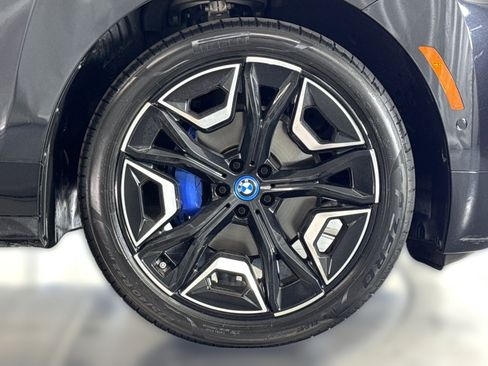 Used 2024 BMW iX xDrive50 w/ Premium Package AWD/4WD image 13