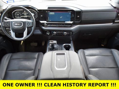 Used 2022 GMC Sierra 1500 SLT w/ SLT Convenience Package image 2
