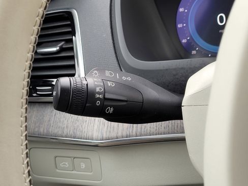 Certified 2023 Volvo XC90 T8 Plus w/ Protection Package Premier image 23