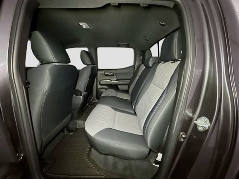 Used 2022 Toyota Tacoma TRD Sport w/ Technology Package AWD/4WD image 29