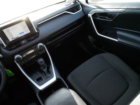 Used 2023 Toyota RAV4 LE image 11