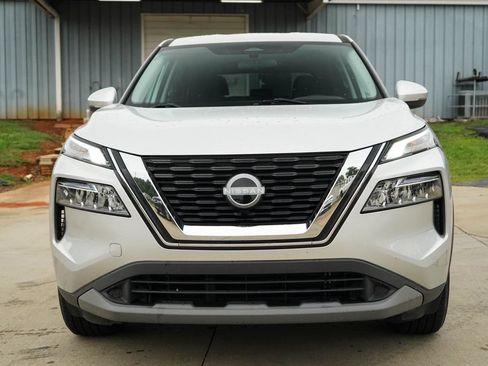 Used 2022 Nissan Rogue SV FWD image 16