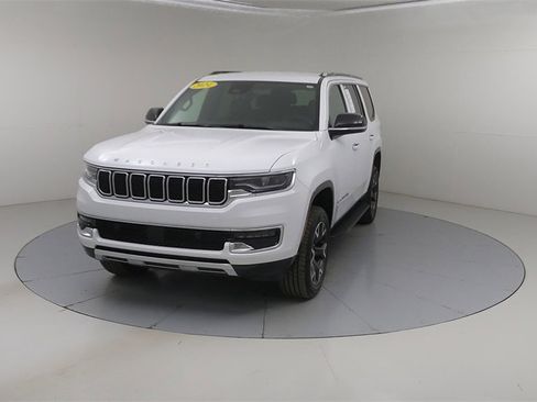 Used 2024 Jeep Wagoneer Series III image 10