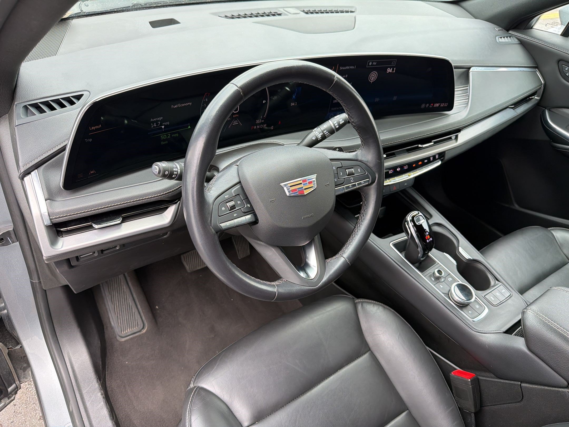 Used 2024 Cadillac XT4 Premium Luxury FWD image 3