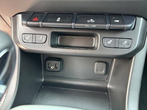 Used 2022 Chevrolet Colorado LT w/ Luxury Package AWD/4WD image 35