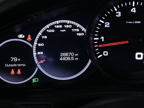 Certified 2021 Porsche Panamera image 13