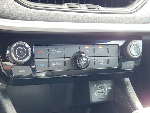 Used 2024 Jeep Compass Sport AWD/4WD image 23
