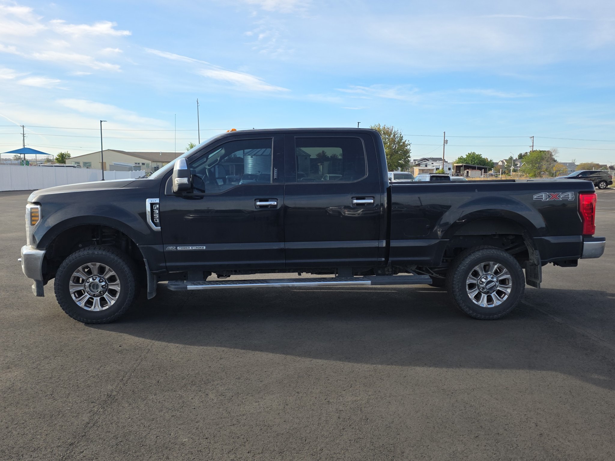 Used 2018 Ford F350 XLT w/ XLT Premium Package AWD/4WD image 4