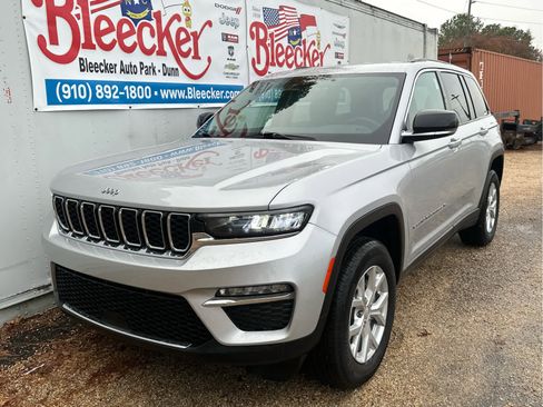 Used 2024 Jeep Grand Cherokee Limited image 6