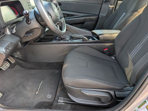 Used 2025 Hyundai Elantra Sport FWD image 14