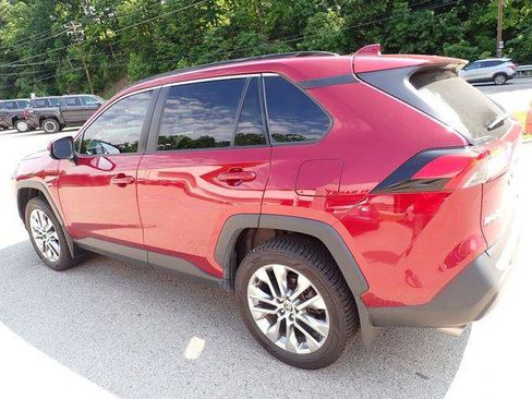 Certified 2021 Toyota RAV4 XLE Premium AWD/4WD image 5