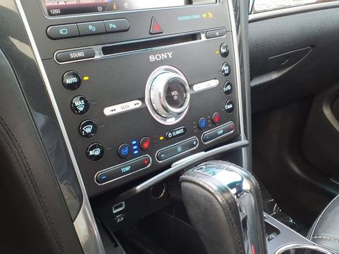 Used 2016 Ford Explorer Platinum AWD/4WD image 12