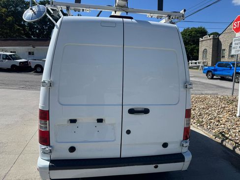 Used 2010 Ford Transit Connect XLT FWD image 4