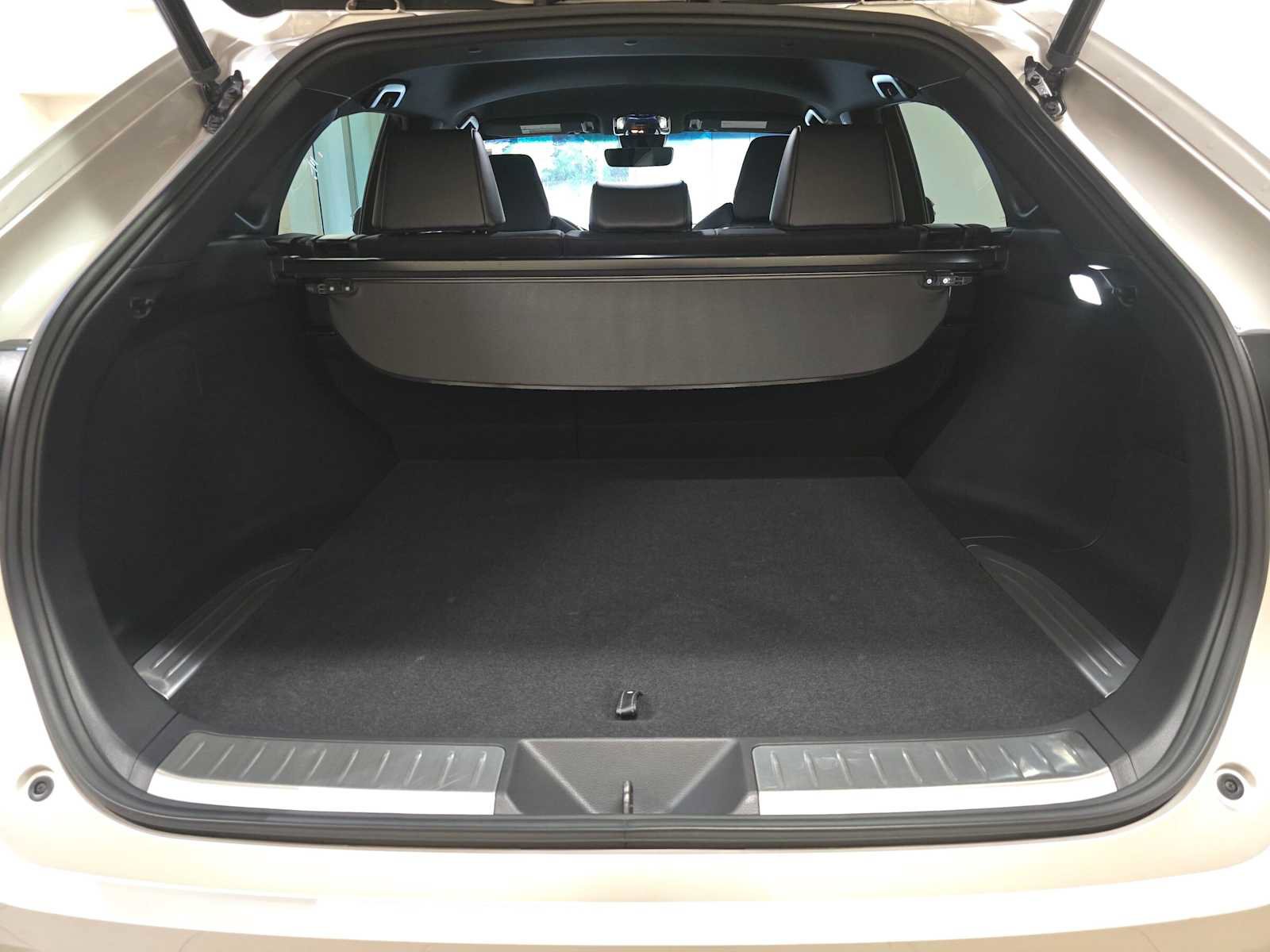 Certified 2021 Toyota Venza XLE AWD/4WD image 30