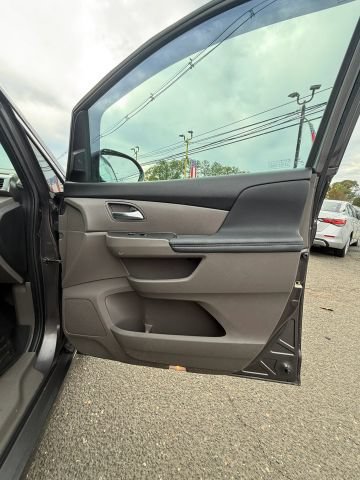 Used 2016 Honda Odyssey Touring Elite image 9