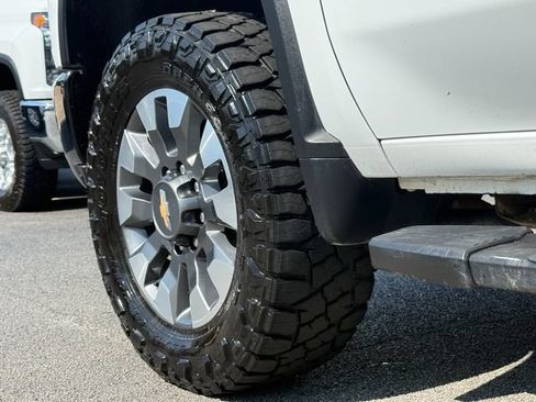 Used 2021 Chevrolet Silverado 2500 Custom w/ Custom Value Package AWD/4WD image 27