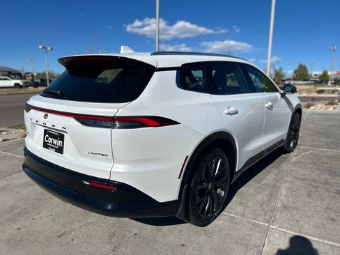 Used 2025 Toyota Crown Signia image 8