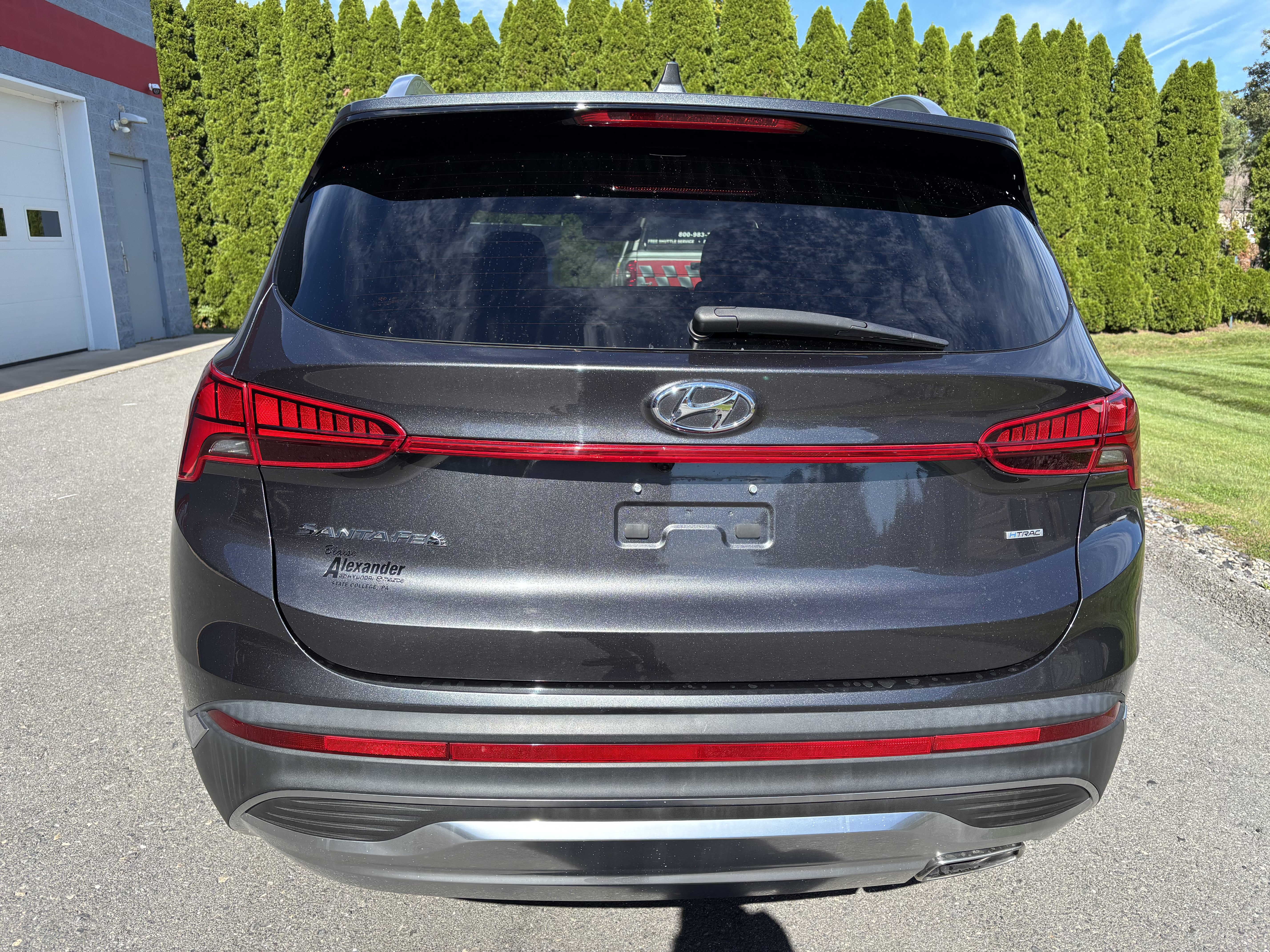 Used 2023 Hyundai Santa Fe SEL w/ Premium Package AWD/4WD image 4