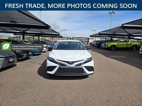 Used 2022 Toyota Camry SE w/ Carpet Mat Package (TMS) image 2