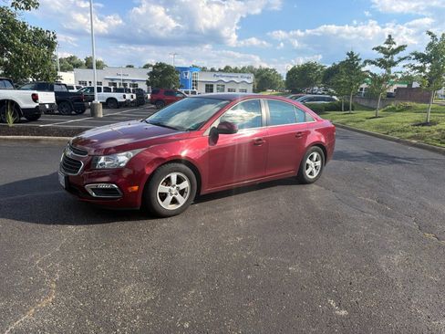 Used 2015 Chevrolet Cruze LT FWD image 2