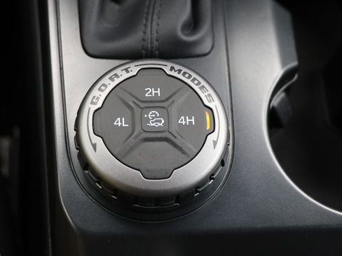 Used 2025 Ford Bronco Outer Banks image 25