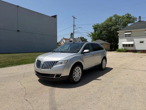 Used 2012 Lincoln MKX AWD image 3
