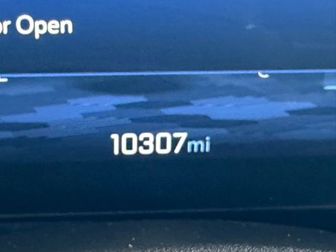 Used 2025 Chevrolet Equinox LT w/ Safety and Technology Package image 33