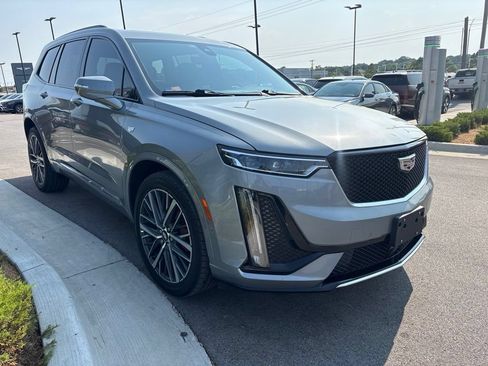 Used 2024 Cadillac XT6 Sport w/ Technology Package AWD/4WD image 12