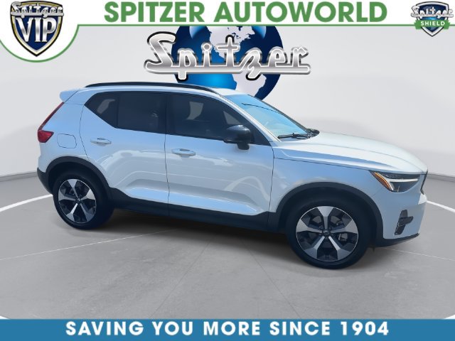 Used 2024 Volvo XC40 B5 Core AWD/4WD image 17