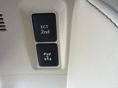 Used 2022 Lexus GX 460 Luxury w/ Accessory Package AWD/4WD image 31
